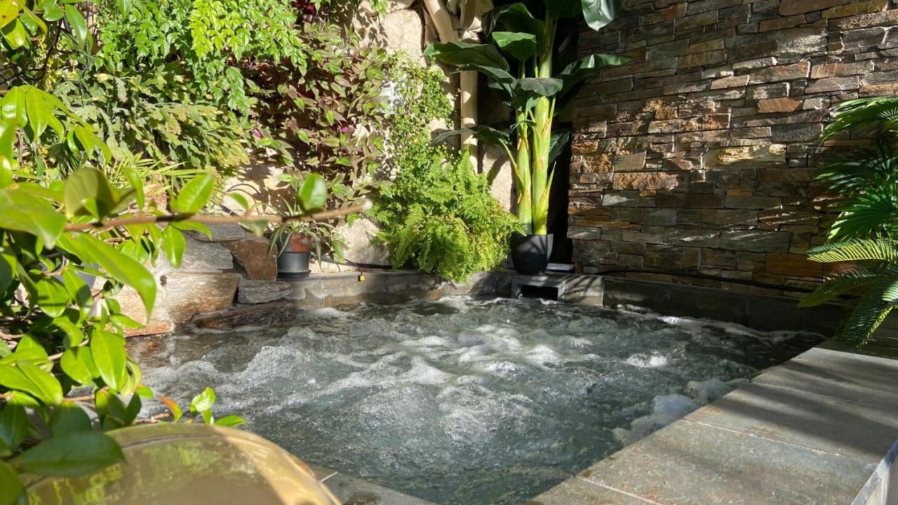 Bed and Breakfast Les Terrasses De Castelnau Esterno foto