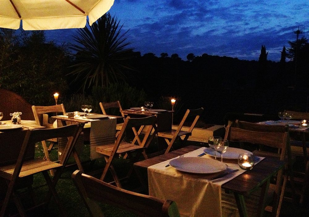 Bed and Breakfast Les Terrasses De Castelnau Esterno foto