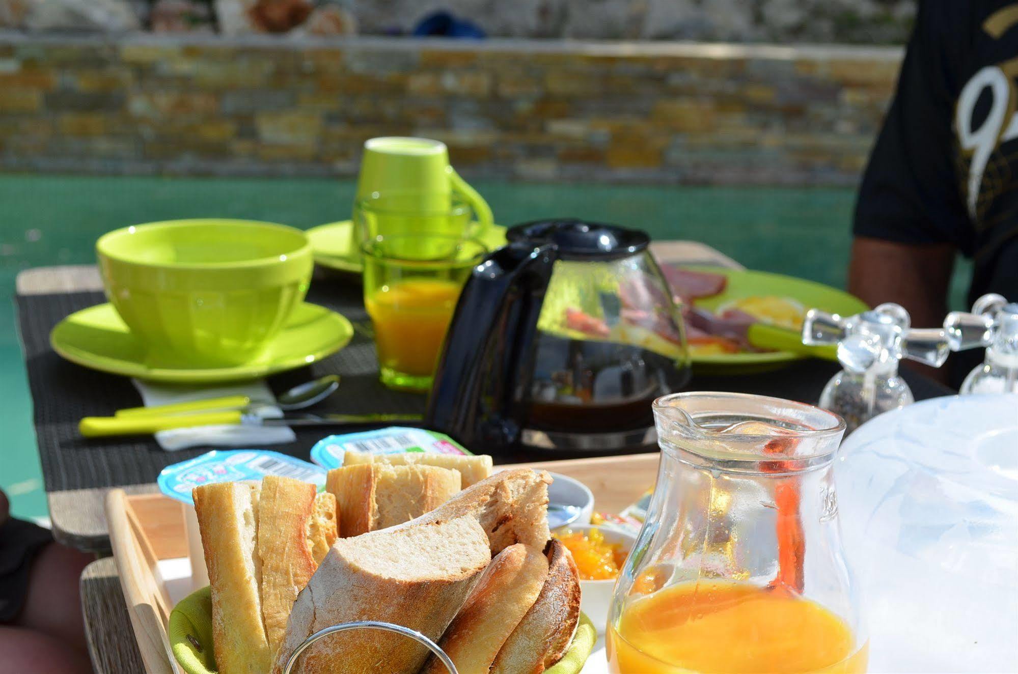 Bed and Breakfast Les Terrasses De Castelnau Esterno foto
